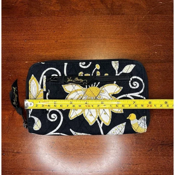 Vera Bradley Zip Around Wallet Yellow Bird Black‎ Credit Card Quilted - Picture 3 of 6